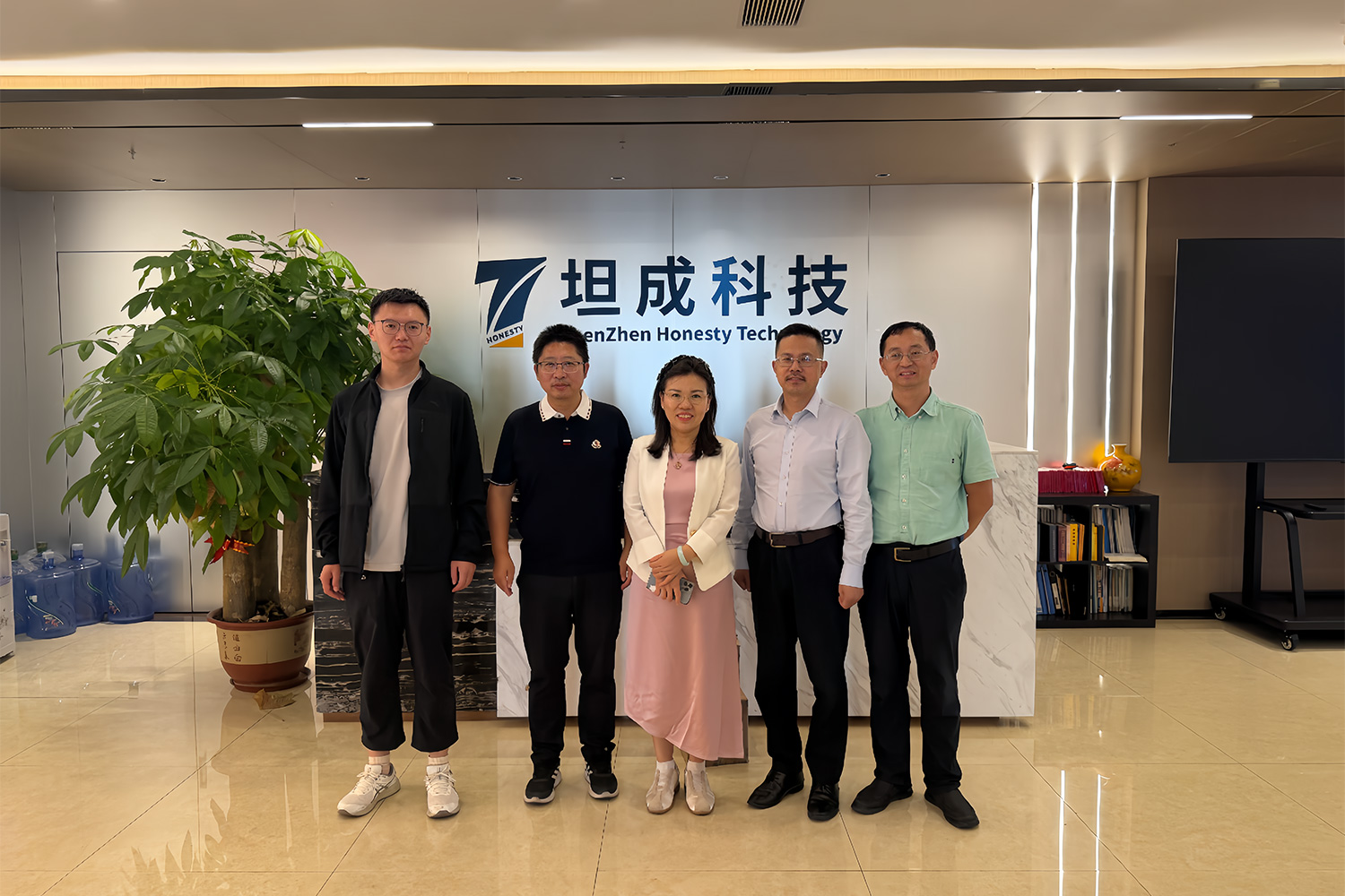 校企协同赋能智慧交通！——坦成科技与卢永雄教授团队深化技术合作